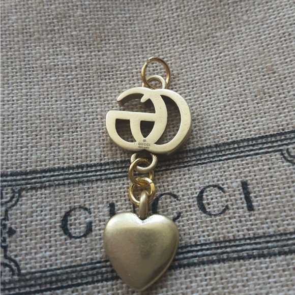Gucci Gold GG Heart Charm - Picture 4 of 6